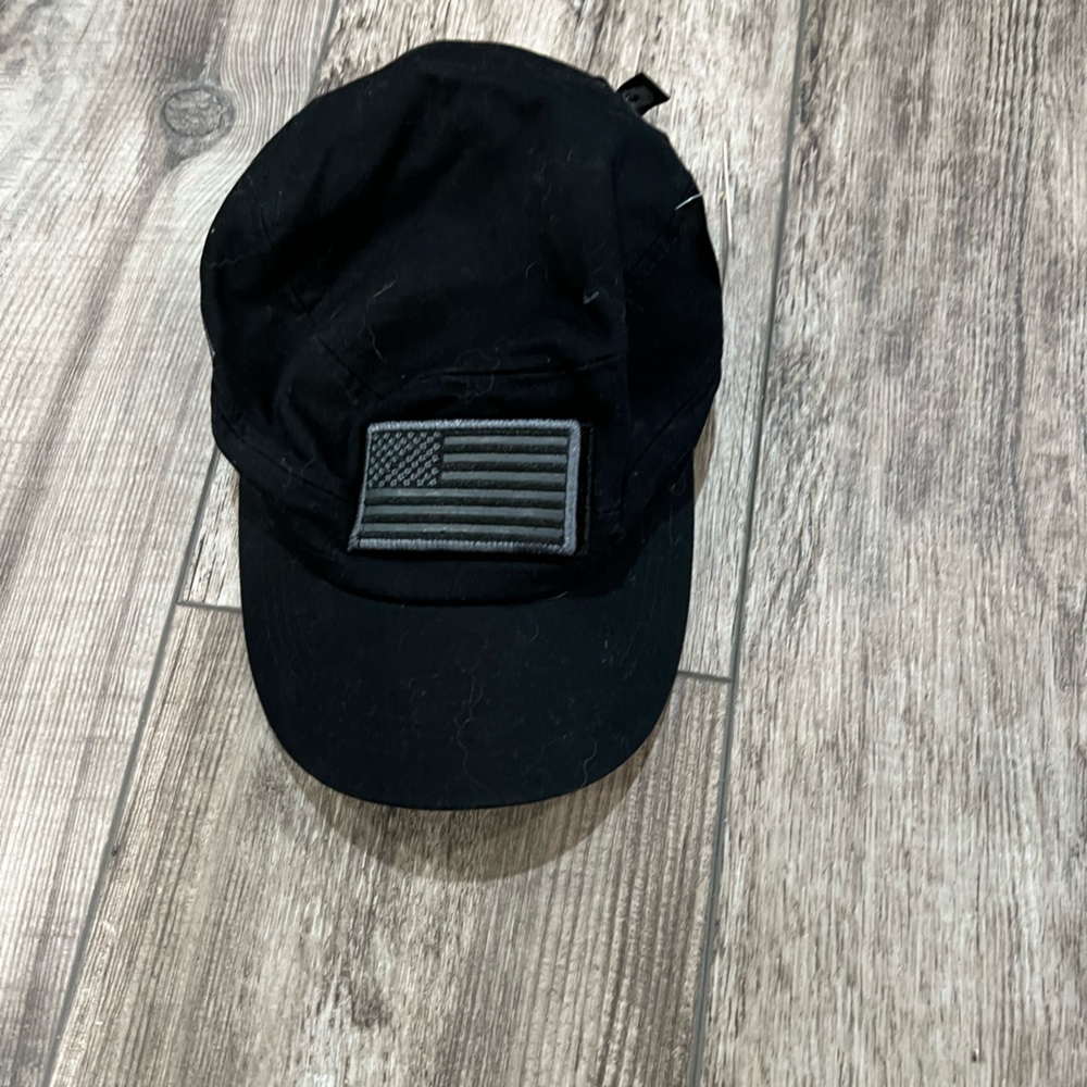 Womens black hat with flag NWT